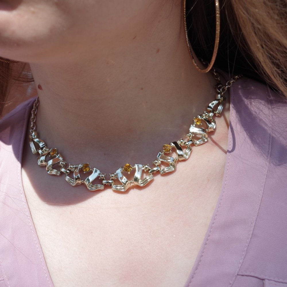 Beautiful Vintage Cora Necklace